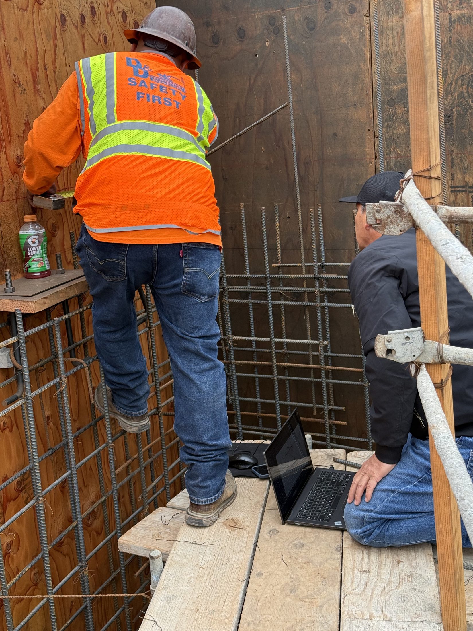 Crew setting out the structural steel work on site at 777 Ocampo